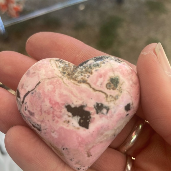 Beautiful Rhodonite hearts from Peru - Picture 2 of 2